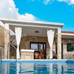Casa vacanze Oaza With Heated Pool *