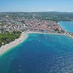 Oaza With Heated Pool Primošten
