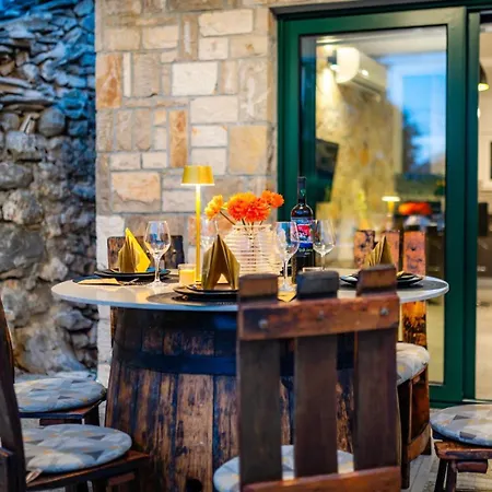 Vikendica Oaza With Heated Pool Primosten