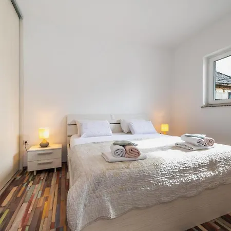 Oaza With Heated Pool * Primosten