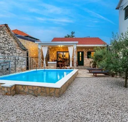Oaza With Heated Pool Holiday home Primosten