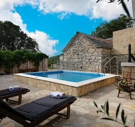 Oaza With Heated Pool *