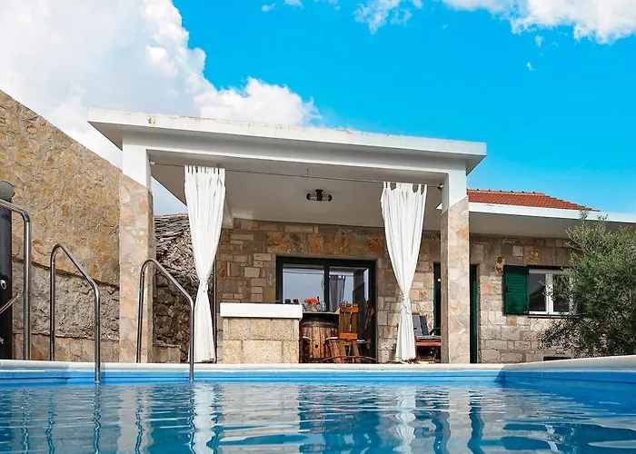 Oaza With Heated Pool * Primosten