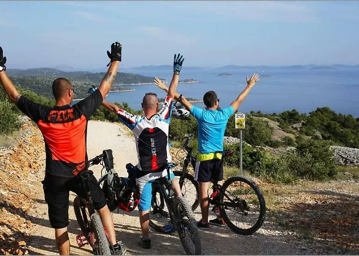 Vikendica Oaza With Heated Pool Primosten