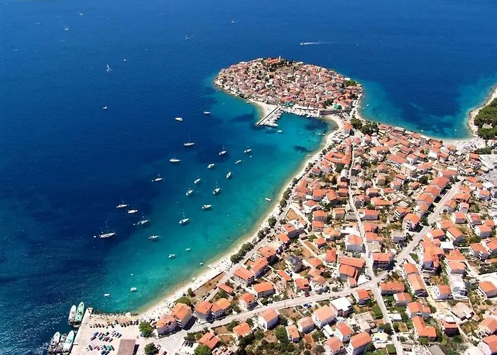 Oaza With Heated Pool Primošten